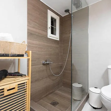 Quiet Corner Penthouse , 3br Heart Of 公寓