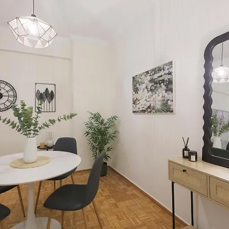Quiet Corner Penthouse , 3br Heart Of