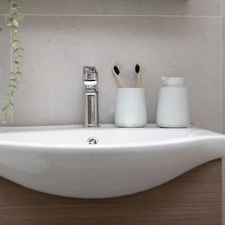 公寓 Quiet Corner Penthouse , 3br Heart Of *