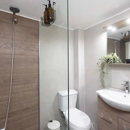 Quiet Corner Penthouse , 3br Heart Of Διαμέρισμα *
